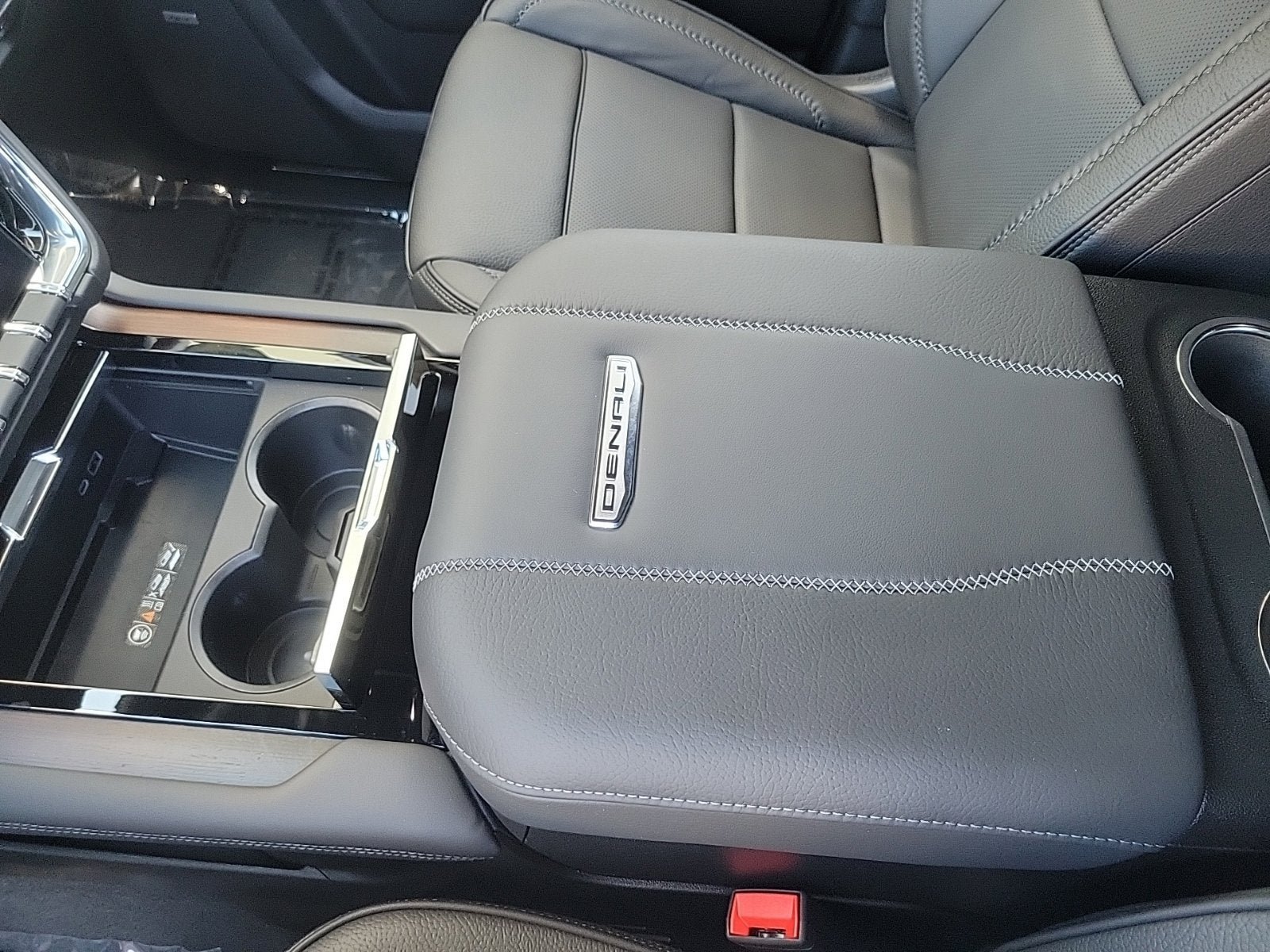 New 2026 GMC Yukon Denali RWD image 18