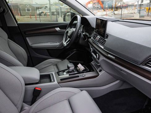 Used 2022 Audi Q5 e Prestige w/ Prestige Package image 18