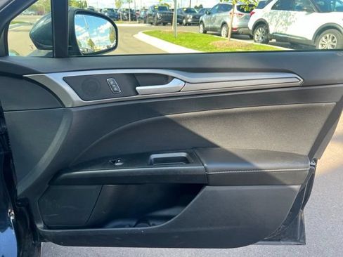Used 2020 Ford Fusion SE FWD image 10