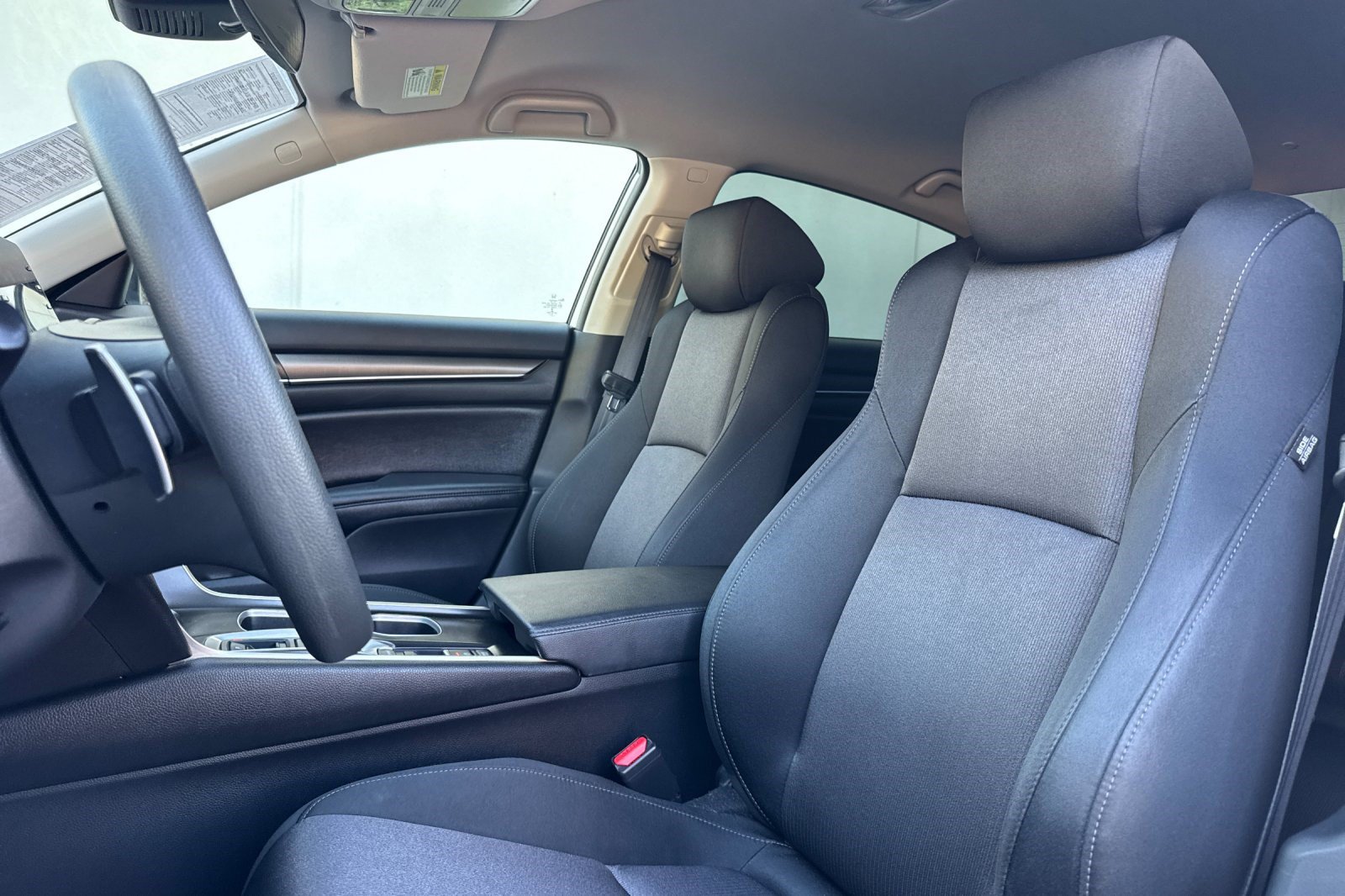 Used 2021 Honda Accord Hybrid image 5