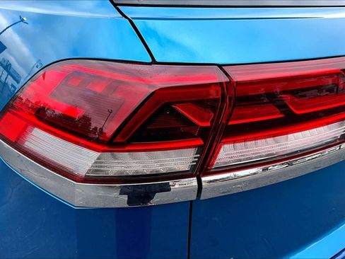 Used 2024 Volkswagen Atlas Cross Sport SE image 28