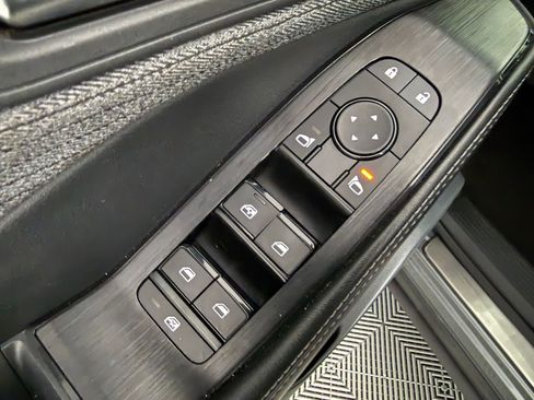 Used 2022 Nissan Rogue SV FWD image 26