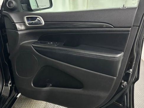 Used 2019 Jeep Grand Cherokee Altitude image 38