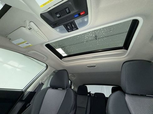 Used 2021 Subaru Crosstrek 2.0i Premium w/ Moonroof Package image 23