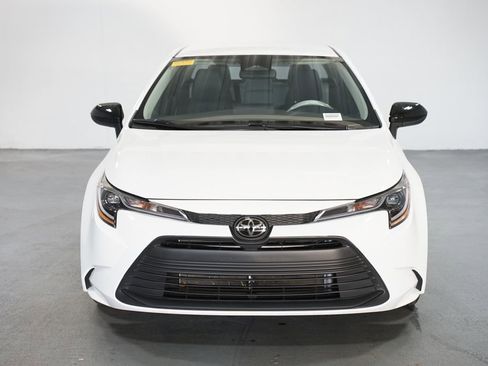 Certified 2025 Toyota Corolla LE image 2