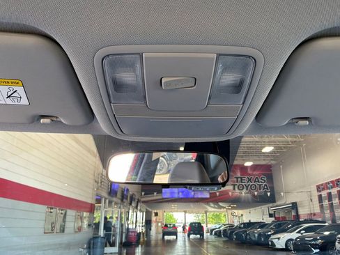 Used 2025 Kia Soul LX w/ LX Technology Package FWD image 13