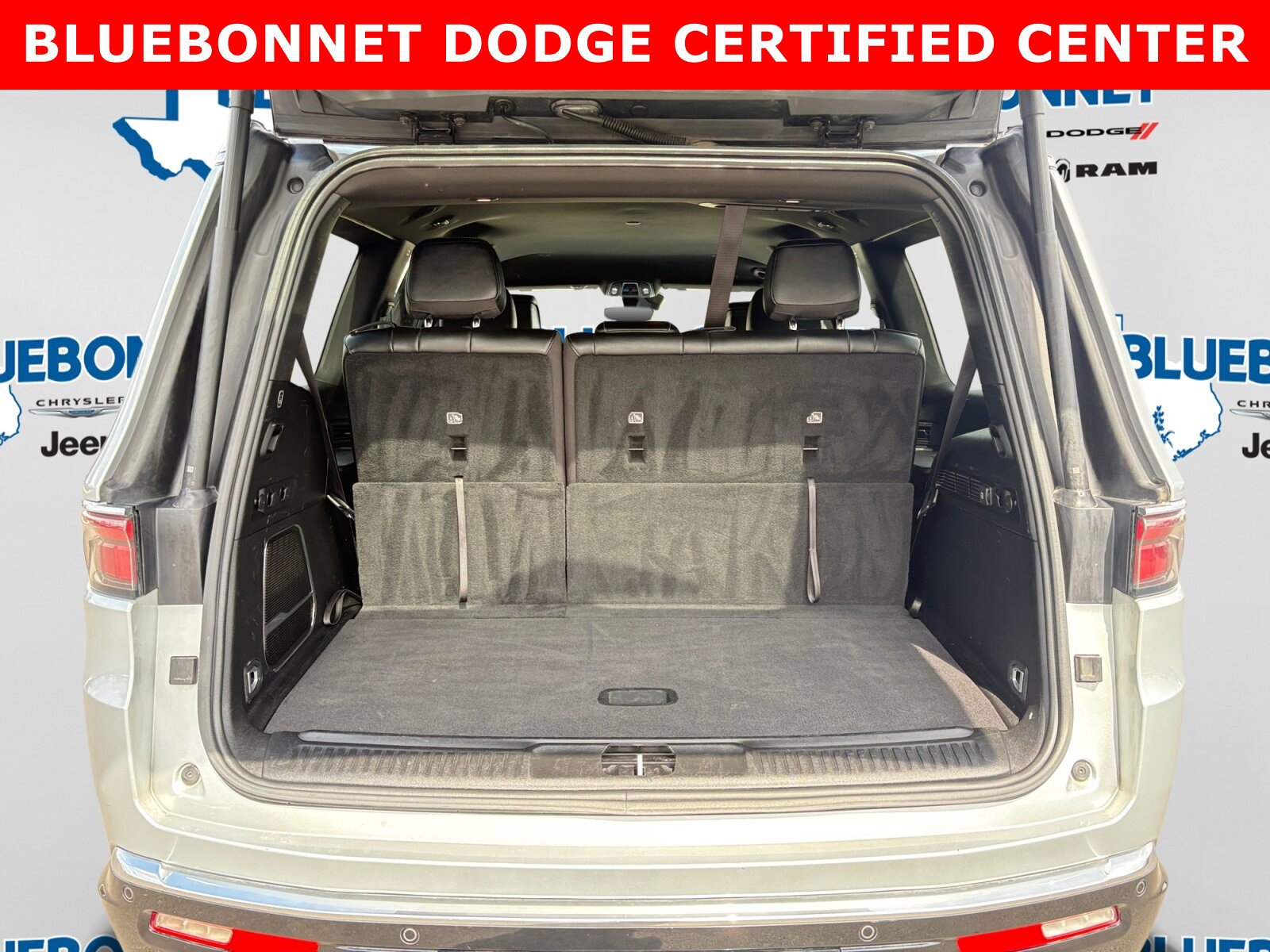 Used 2024 Jeep Wagoneer Series II AWD/4WD image 22