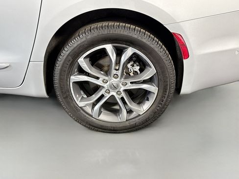 Used 2022 Chrysler Pacifica Pinnacle AWD/4WD image 35