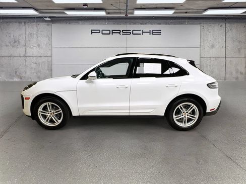 Certified 2026 Porsche Macan AWD/4WD image 2