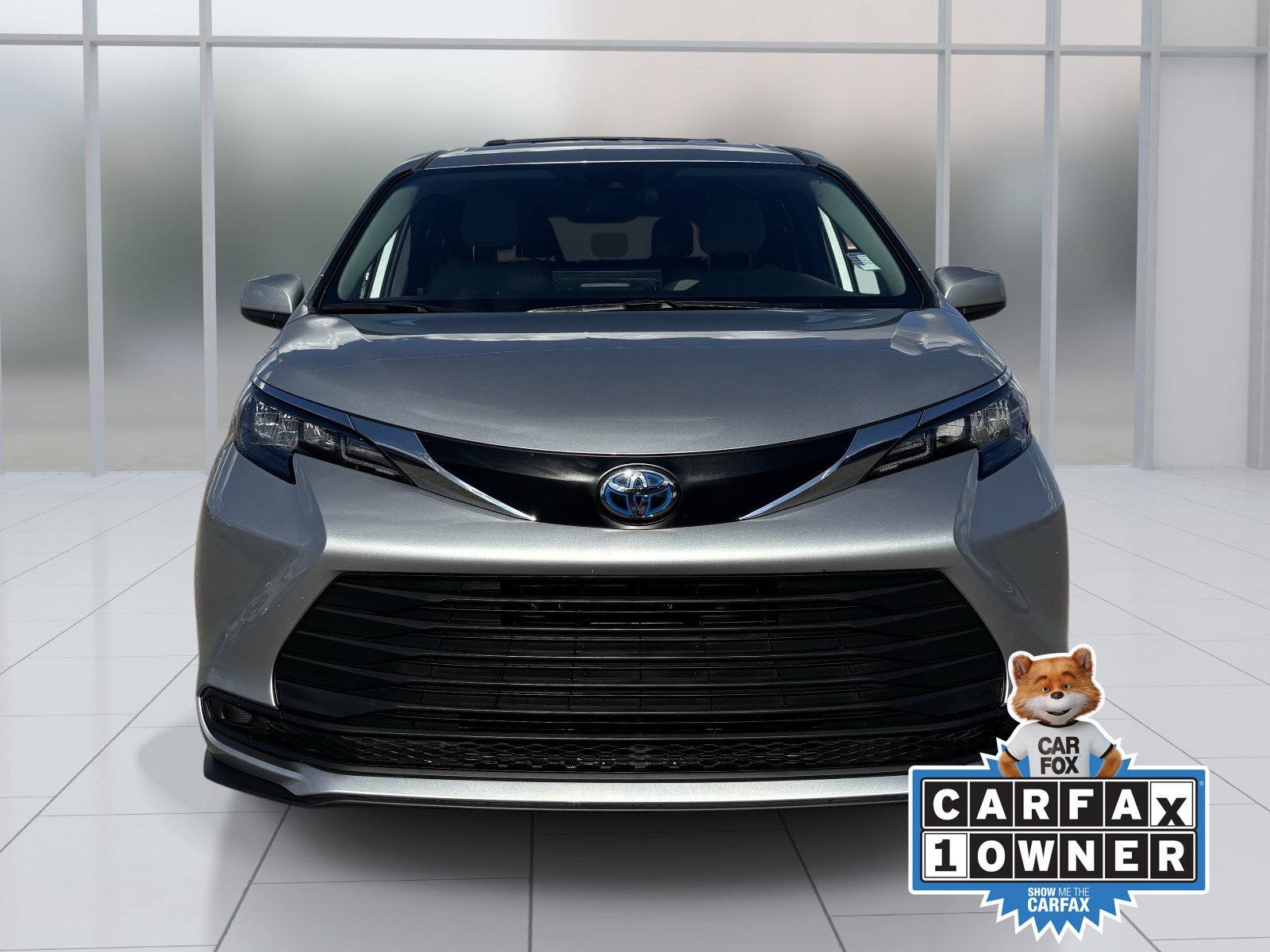 Used 2025 Toyota Sienna LE AWD/4WD image 9