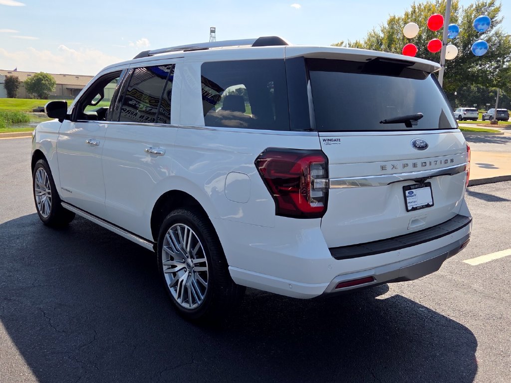 Used 2024 Ford Expedition Platinum AWD/4WD image 16