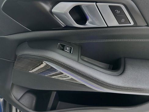 Used 2023 BMW X5 xDrive45e image 22