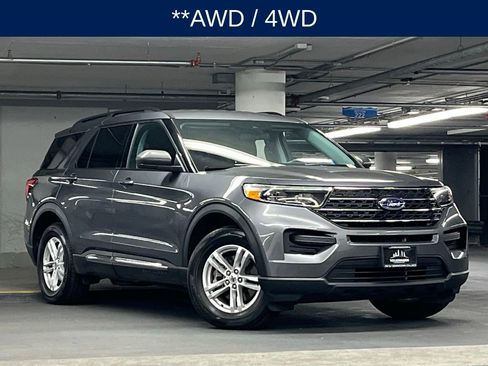 Used 2022 Ford Explorer XLT w/ Class IV Trailer Tow Package image 3