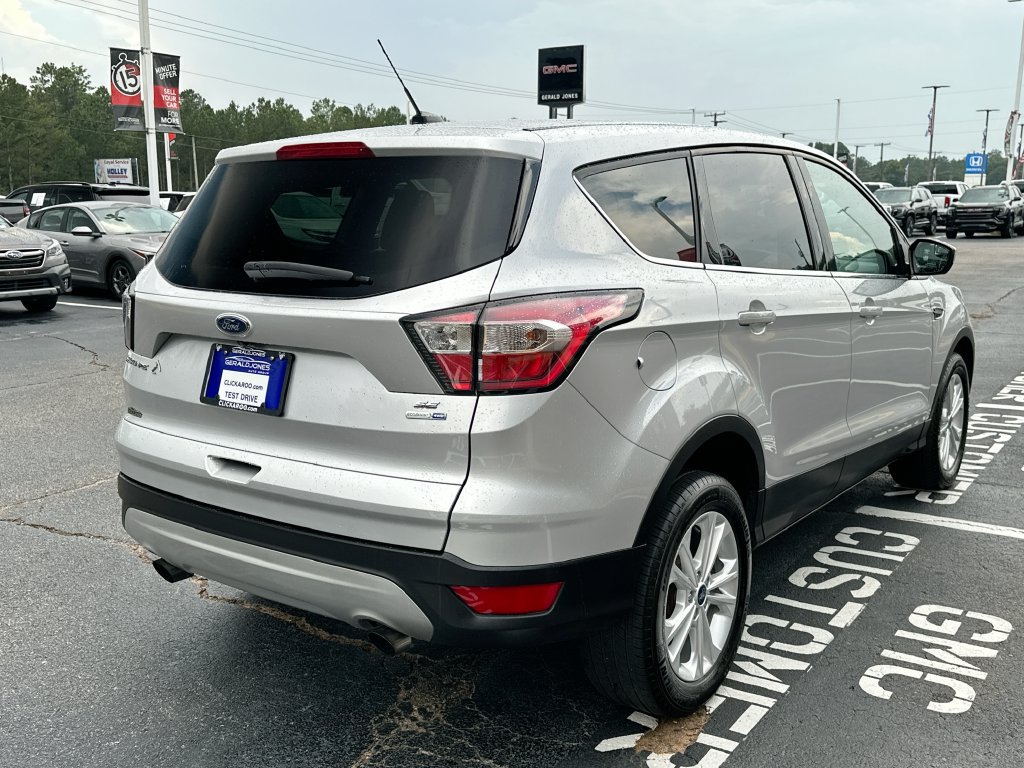 Used 2017 Ford Escape SE w/ SE Cold Weather Package AWD/4WD image 7