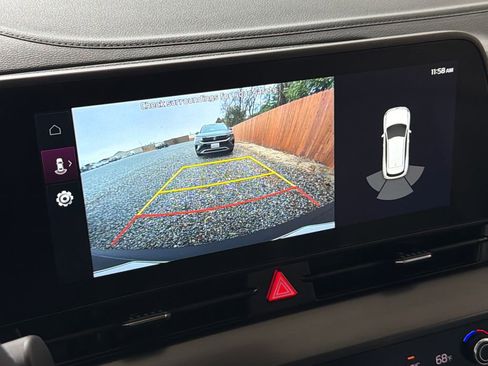 Used 2025 Kia Sportage EX image 9