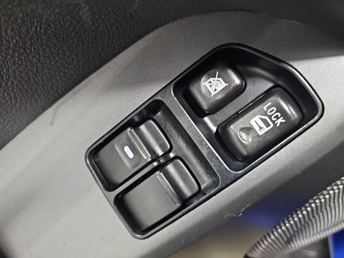Used 2006 Mitsubishi Eclipse GT FWD image 28