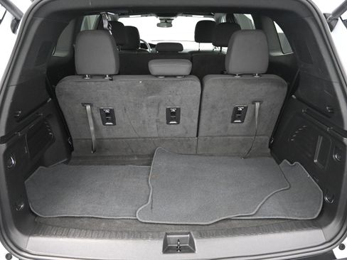 Used 2025 GMC Acadia Elevation image 28