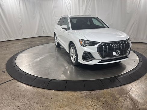 Used 2020 Audi Q3 2.0T Premium Plus w/ Premium Plus Package image 10