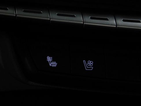 Used 2021 Cadillac XT4 Premium Luxury image 46