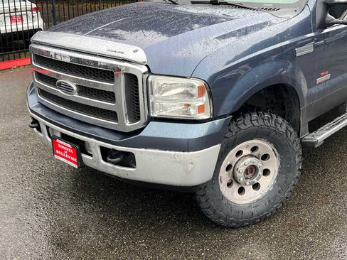 Used 2005 Ford F250 XLT image 2