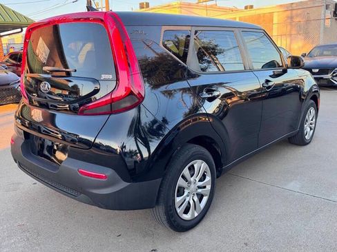 Used 2020 Kia Soul LX image 5