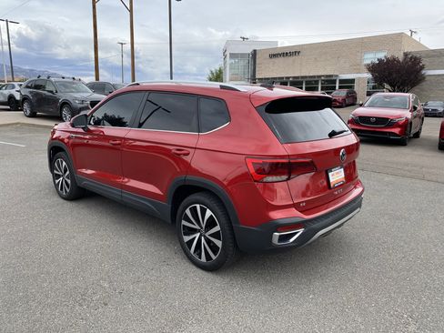 Used 2023 Volkswagen Taos SE w/ Panoramic Sunroof Package image 39