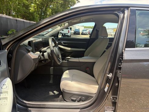 Used 2025 Hyundai Sonata SEL FWD image 27