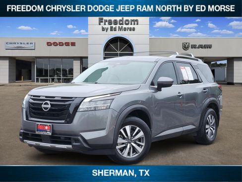 Used 2023 Nissan Pathfinder SL w/ Black Appearance Package FWD image 1