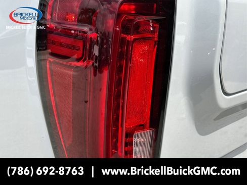 New 2025 GMC Sierra 1500 SLT w/ SLT Convenience Package image 15