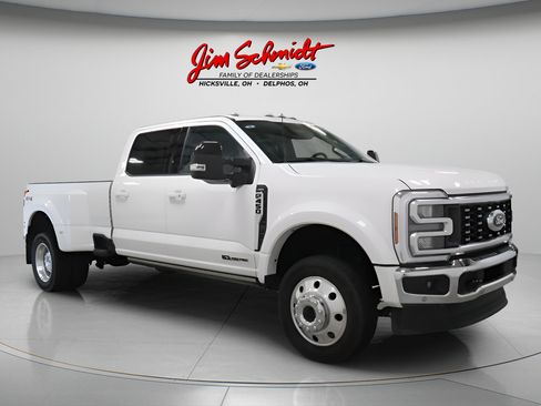 Used 2025 Ford F450 Lariat w/ Lariat Ultimate Package AWD/4WD image 2