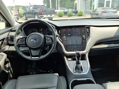 Used 2025 Subaru Outback Onyx Edition AWD/4WD image 14