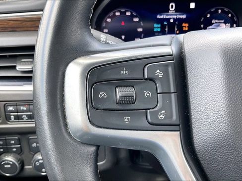 Used 2023 Chevrolet Suburban Premier AWD/4WD image 18