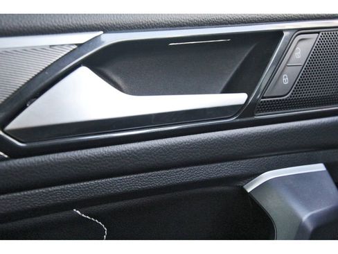 Used 2024 Volkswagen Tiguan SE R-Line image 16