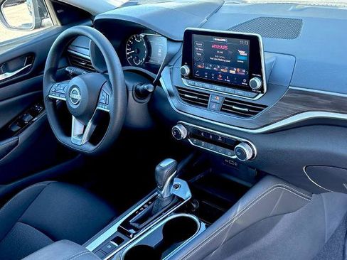 Certified 2023 Nissan Altima 2.5 SV image 25