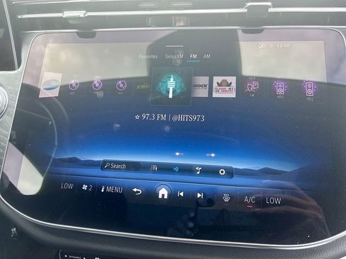Used 2024 Mercedes-Benz E 350 4MATIC Sedan image 33