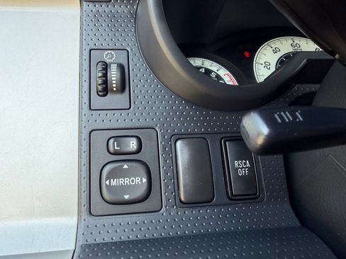 Used 2010 Toyota FJ Cruiser 4WD image 33