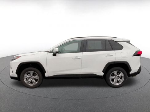 Used 2025 Toyota RAV4 XLE image 9