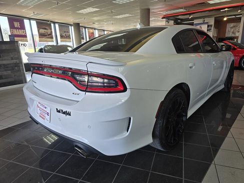 Used 2019 Dodge Charger GT image 4