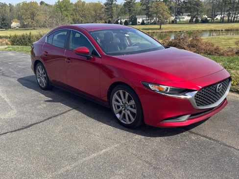 Used 2020 MAZDA MAZDA3 Sedan w/ Select Package image 16