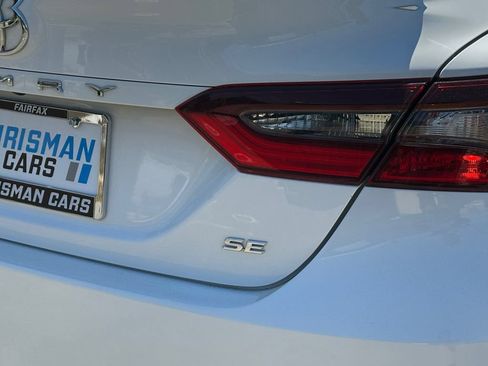 Used 2023 Toyota Camry SE FWD image 7