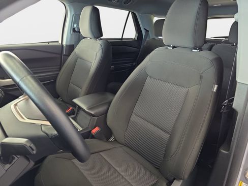 Used 2023 Ford Explorer XLT AWD/4WD image 16