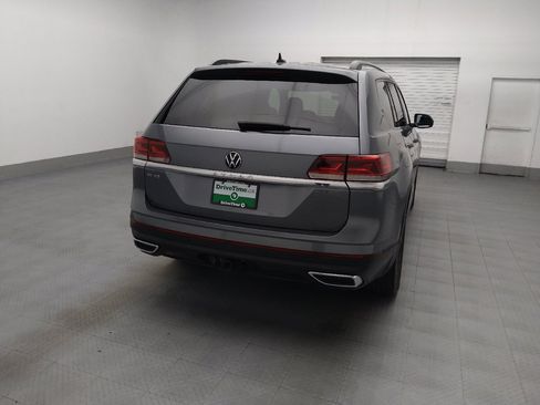 Used 2023 Volkswagen Atlas SE w/ Black Wheel Package FWD image 7