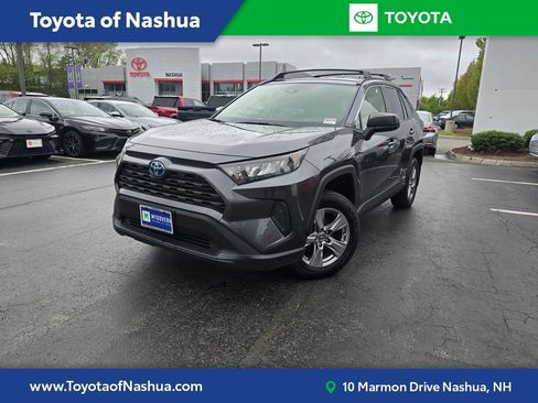 Used 2022 Toyota RAV4 LE AWD/4WD image 1