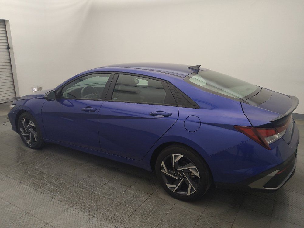 Used 2025 Hyundai Elantra Sport FWD image 3