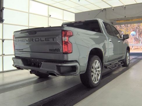 Used 2019 Chevrolet Silverado 1500 High Country w/ High Country Premium Package RWD image 9