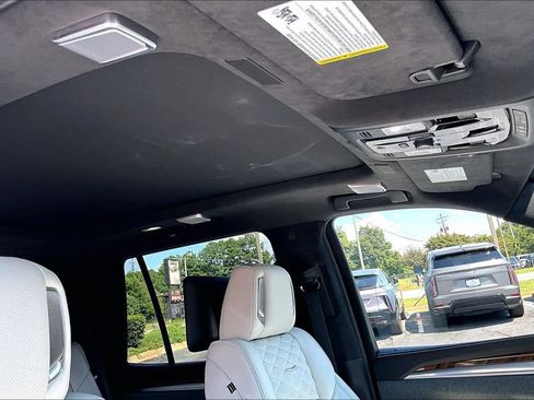 Used 2026 Cadillac Escalade Platinum Sport w/ LPO, Floor Liner Package AWD/4WD image 28
