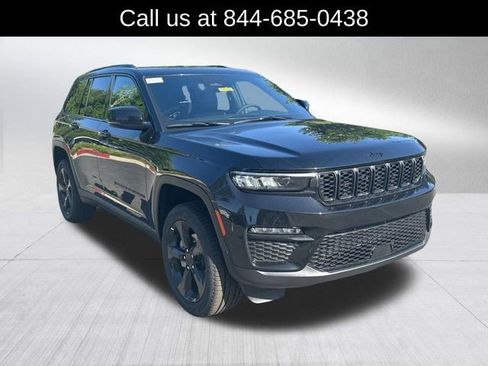 New 2025 Jeep Grand Cherokee Limited w/ Black Appearance Package image 3