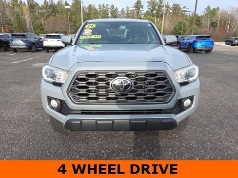 Used 2021 Toyota Tacoma TRD Off-Road image 3