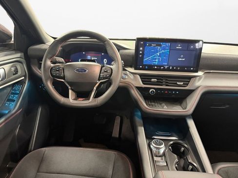 Used 2025 Ford Explorer ST image 11
