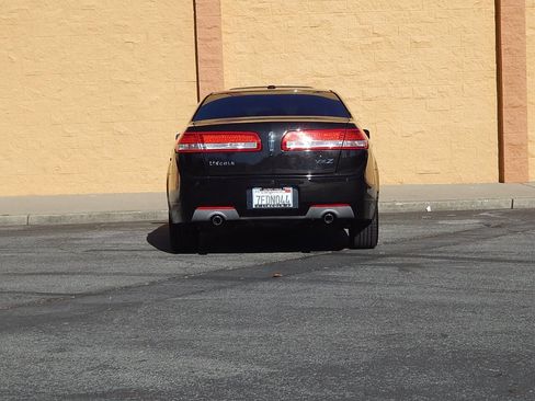 Used 2011 Lincoln MKZ w/ 102A Rapid Spec Order Code image 5